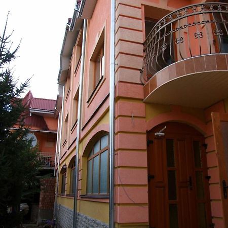 Nautilus Hotel Uzhhorod Exterior foto