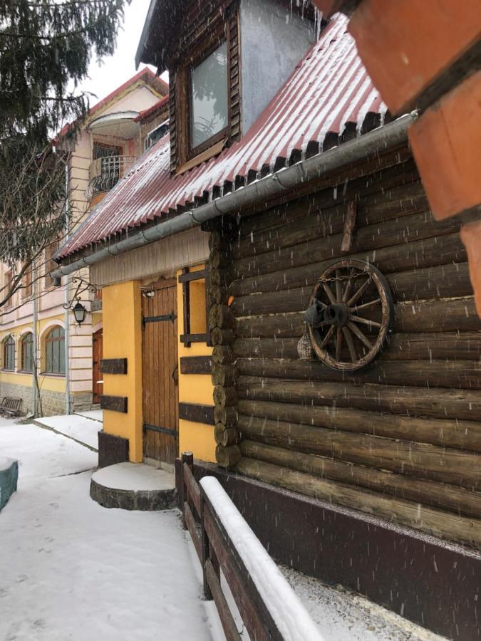 Nautilus Hotel Uzhhorod Exterior foto