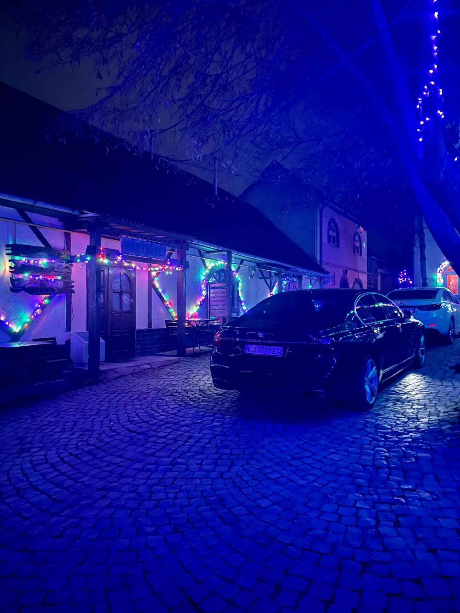 Nautilus Hotel Uzhhorod Exterior foto